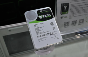 Seagate Exos X18 HDD