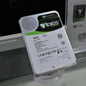 Seagate Exos X18 HDD